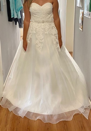 Brautkleid ungetragen mit
